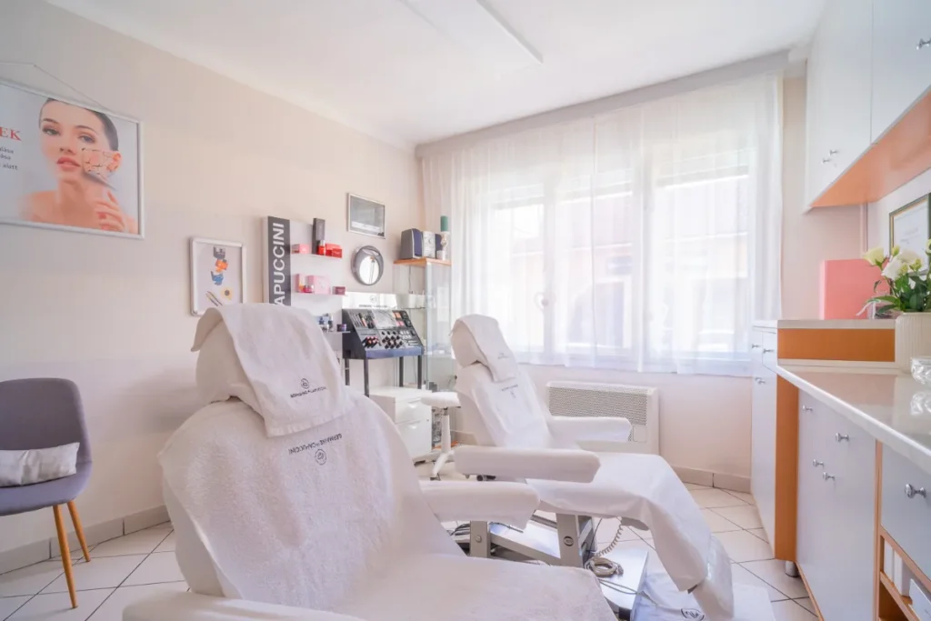 A Beauty Art kozmetika Szolnok belvárosában igényes és nyugodt térben várja vendégeit modern gépekkel.